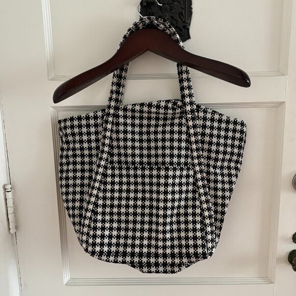 Baggu Cloud Bag | BRAND NEW WITH TAGS! | Black and White Pixel Gingham - Picture 1 of 6